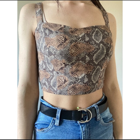DYNAMITE SNAKE PRINT CROP TOP - Picture 1 of 6